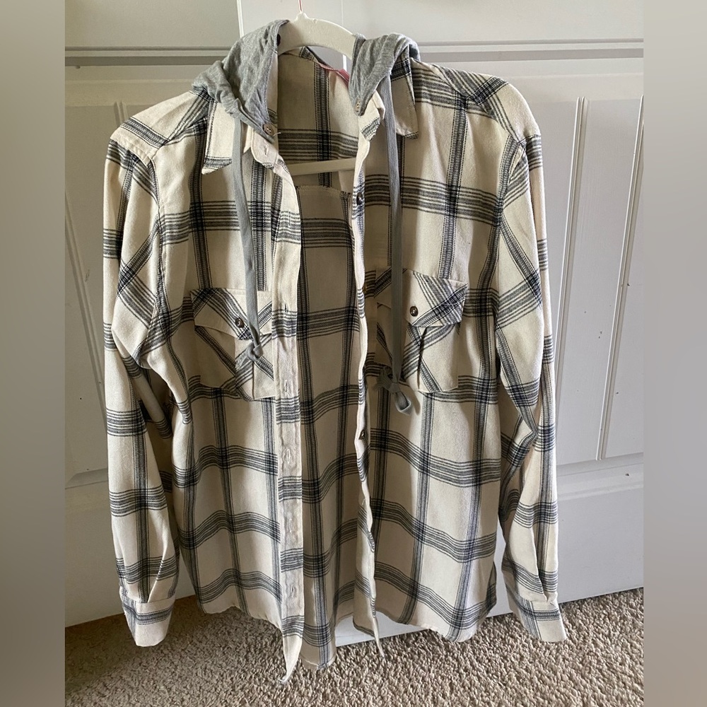 SIZE S - LIGHTWEIGHT FLANNEL BUTTON-UP W/REMOVABLE HOOD